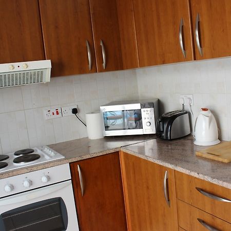 Diana Townhouse 2 Apartment Paphos Bagian luar foto