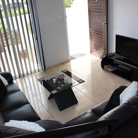 Diana Townhouse 2 Apartment Paphos Bagian luar foto