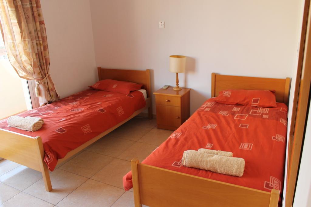 Diana Townhouse 2 Apartment Paphos Ruang foto