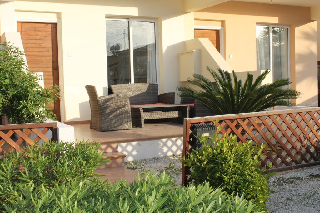 Diana Townhouse 2 Apartment Paphos Bagian luar foto