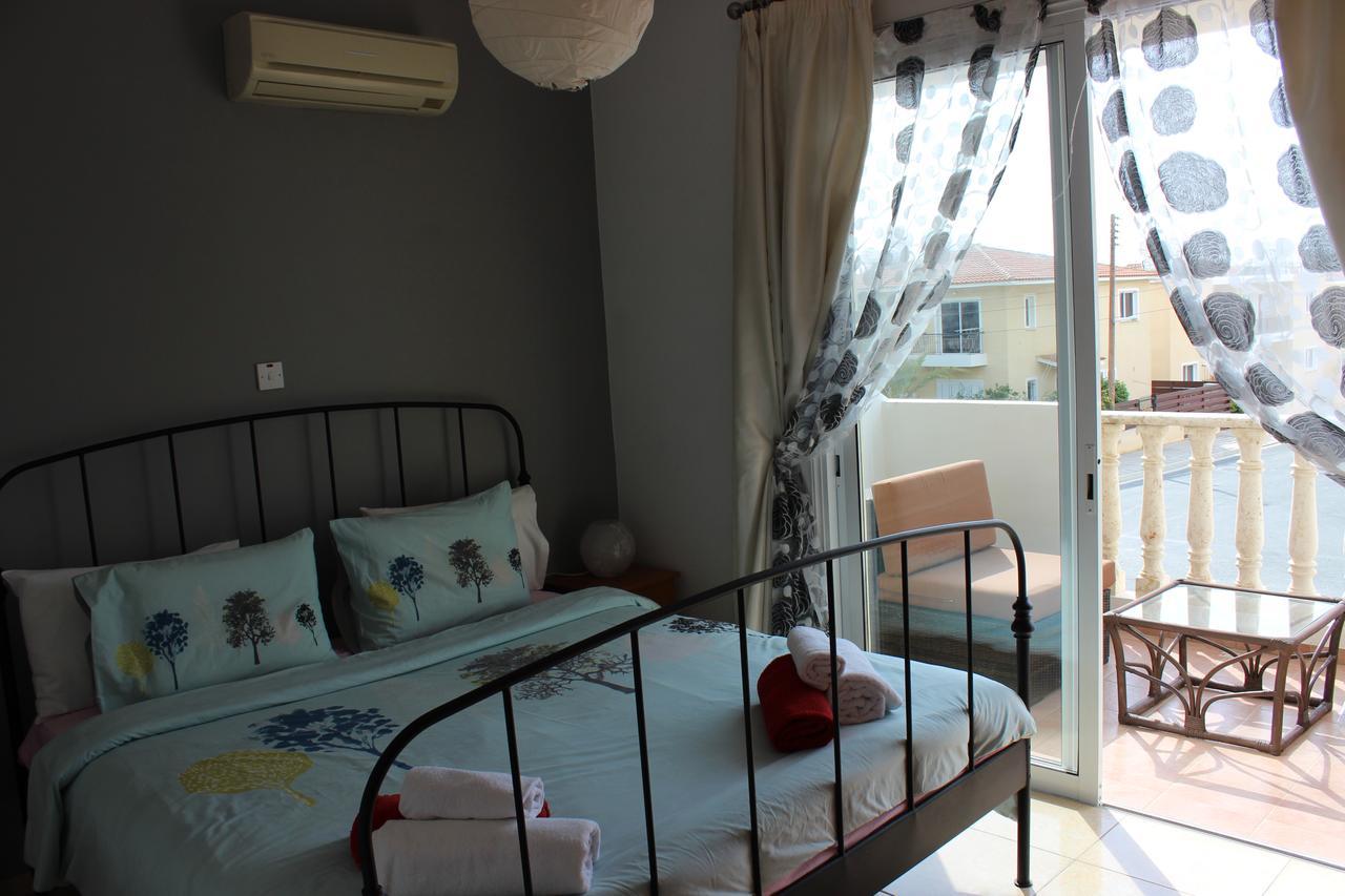 Diana Townhouse 2 Apartment Paphos Bagian luar foto