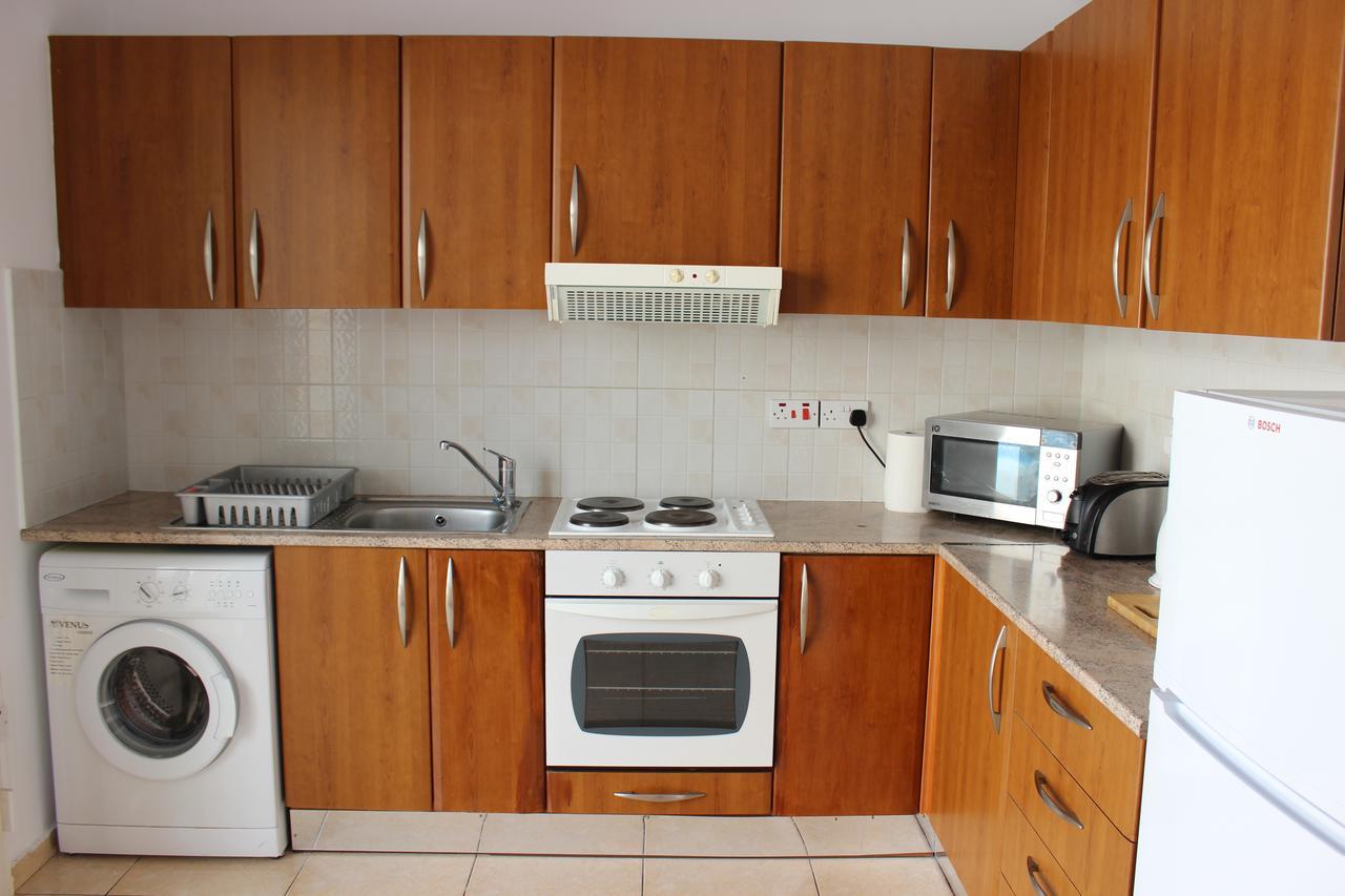Diana Townhouse 2 Apartment Paphos Bagian luar foto