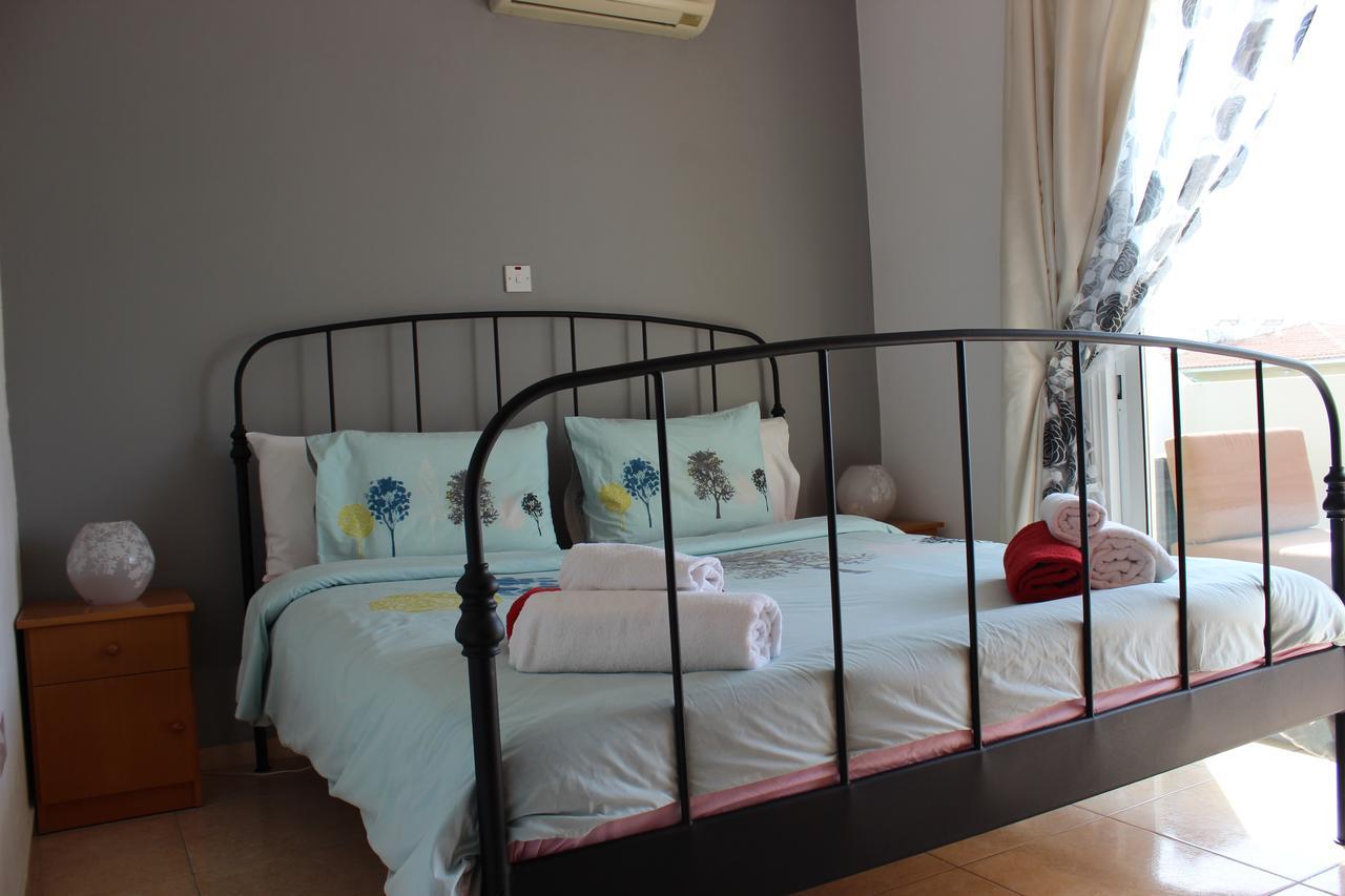 Diana Townhouse 2 Apartment Paphos Bagian luar foto