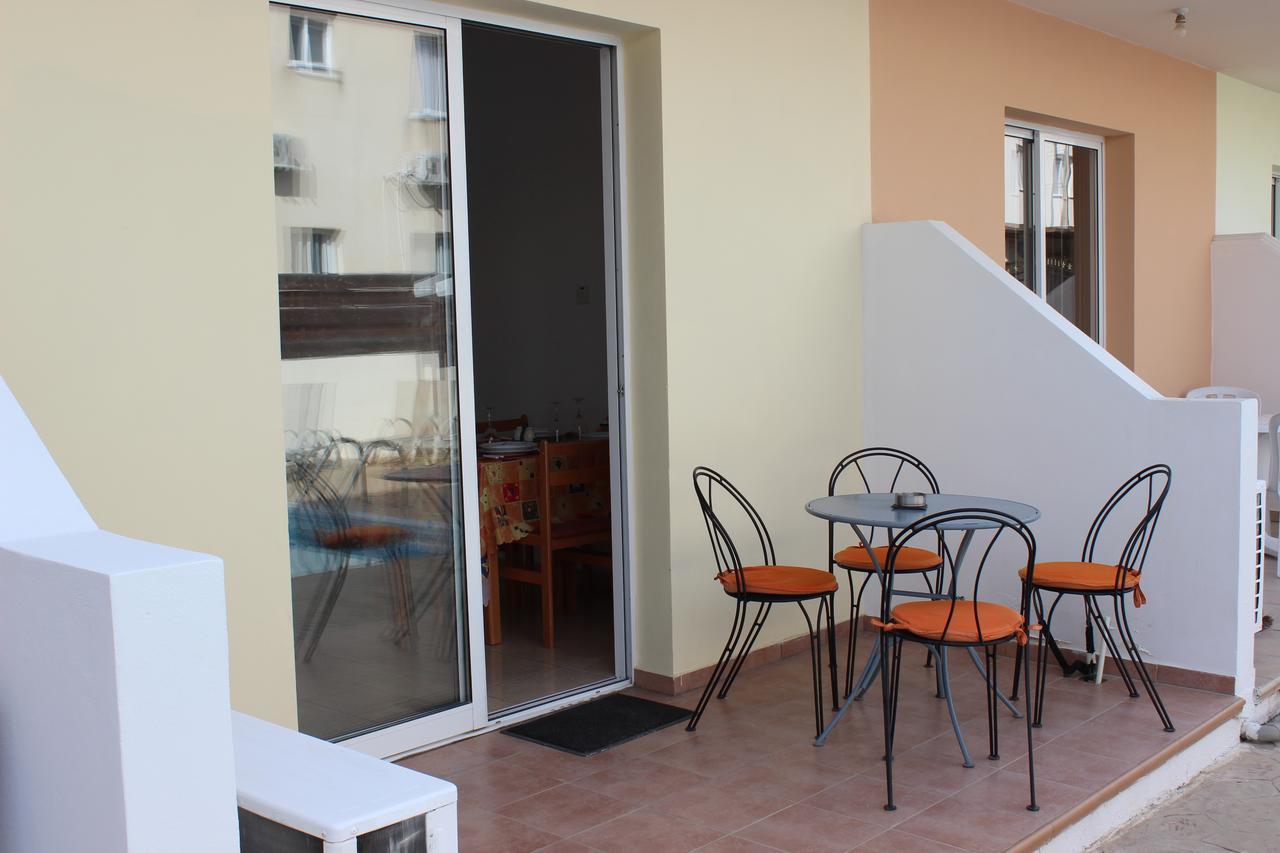 Diana Townhouse 2 Apartment Paphos Bagian luar foto