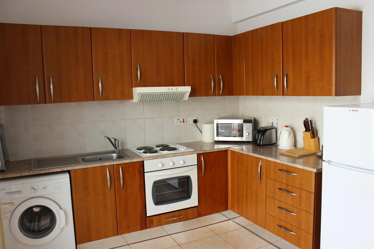Diana Townhouse 2 Apartment Paphos Bagian luar foto